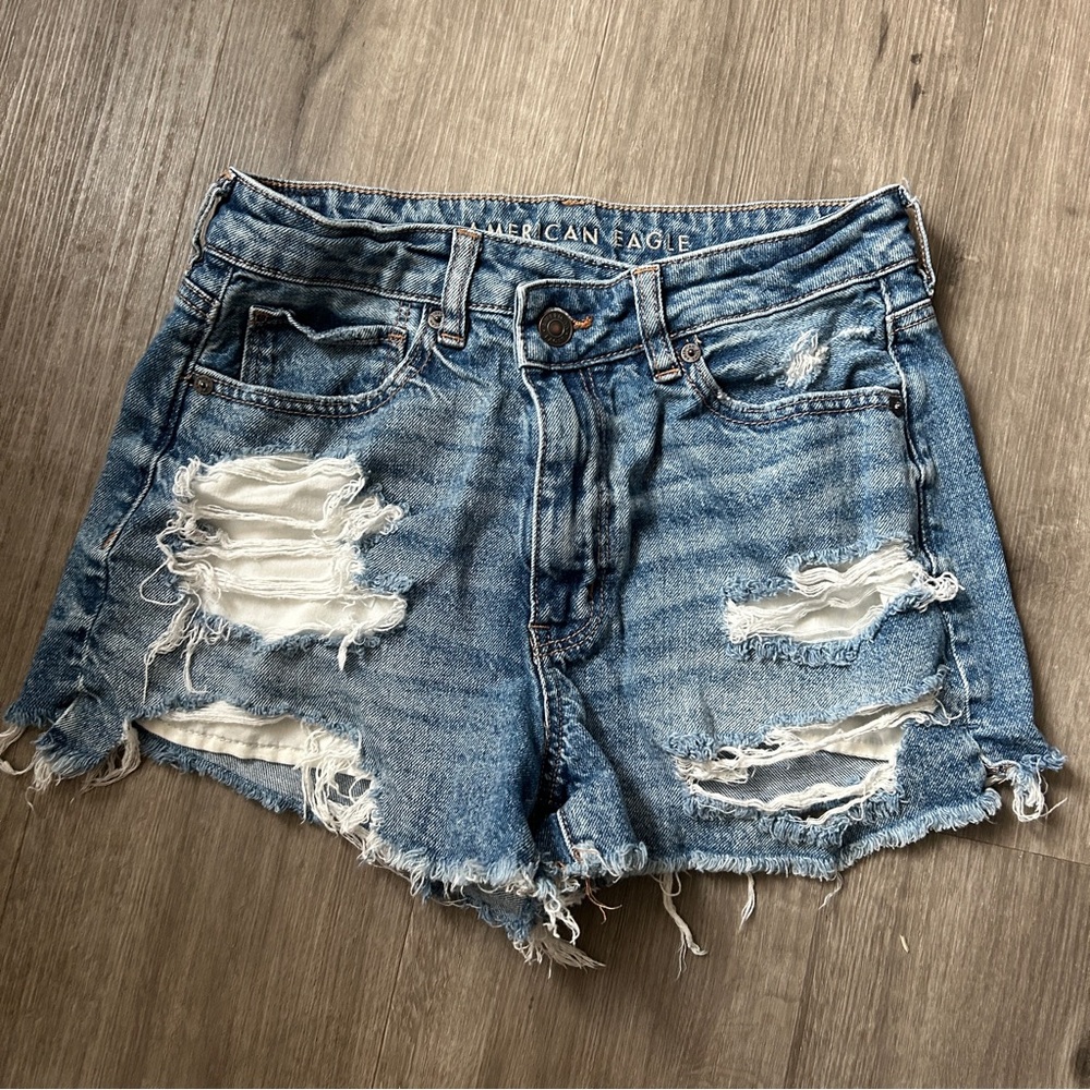 American Eagle Distressed Mom Short
